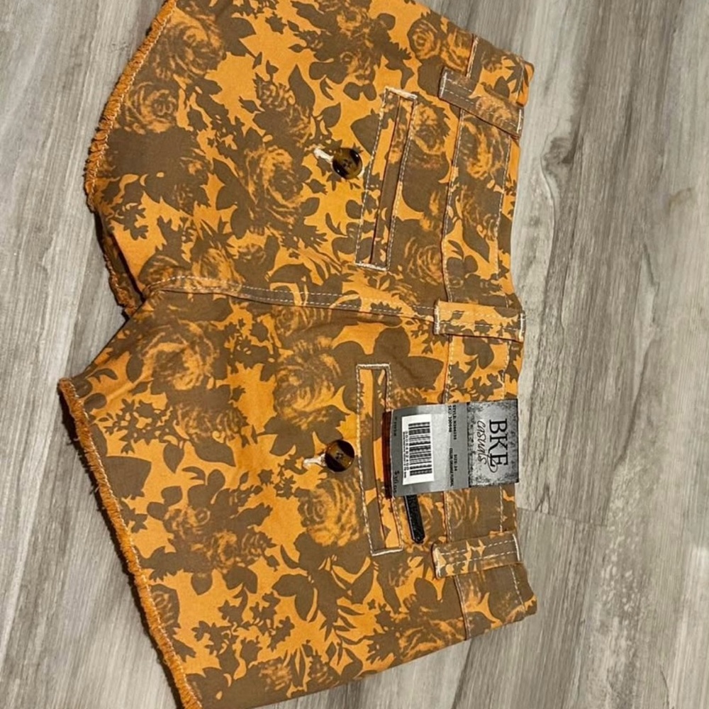 BKE peach and grey Floral Shorts